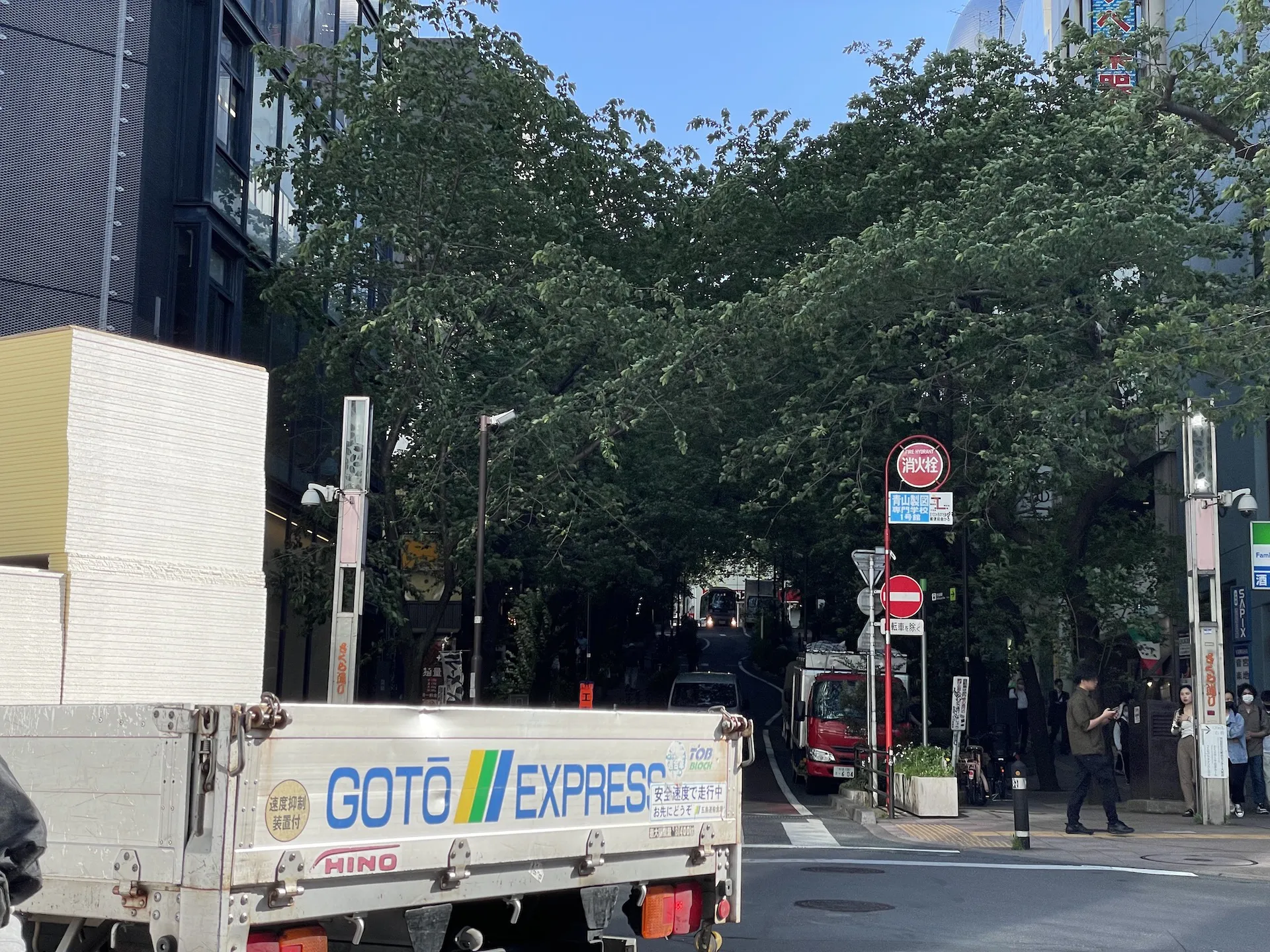 image of shibuya walking